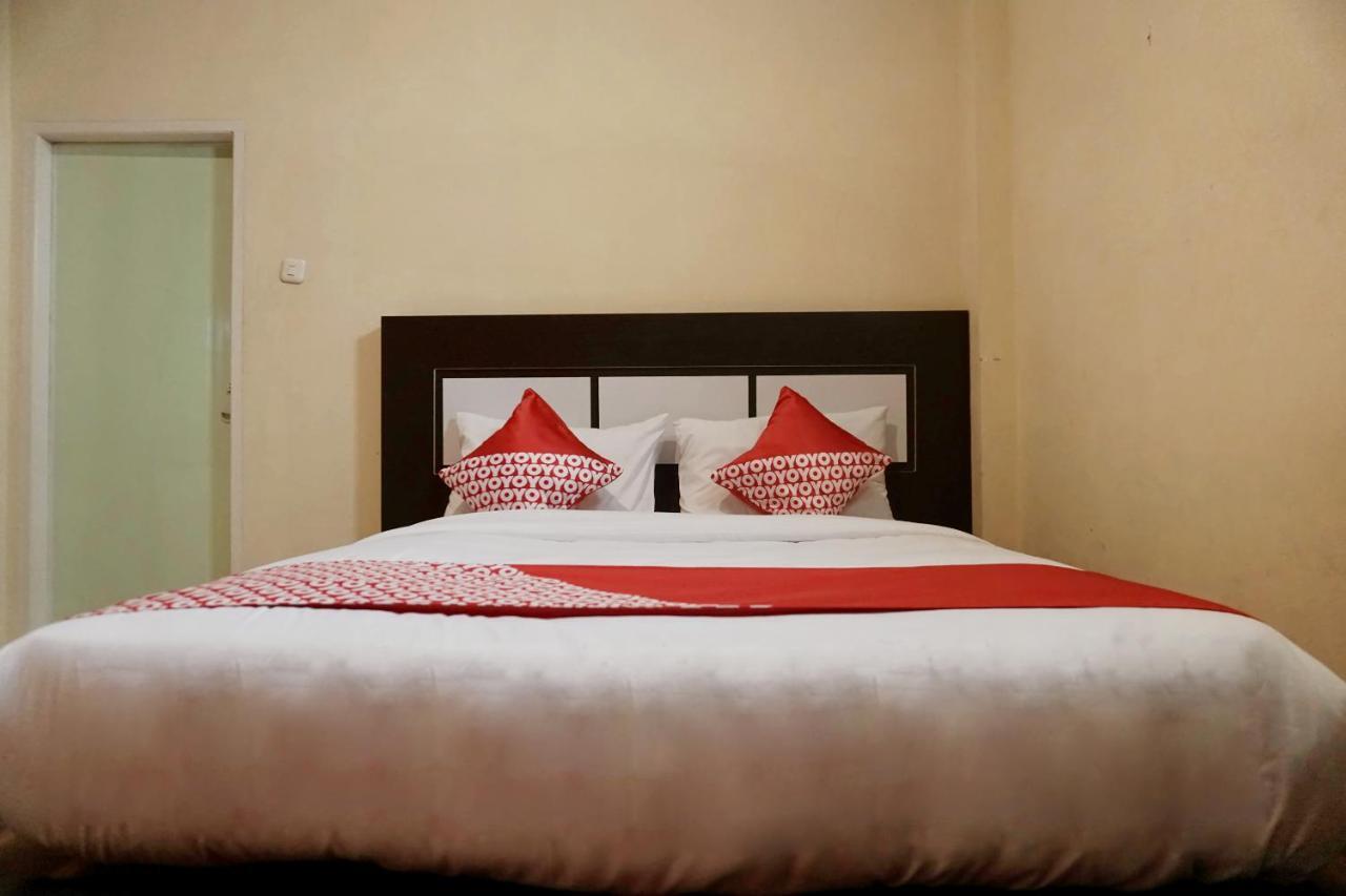 Oyo 1394 Rumaisa Homestay Syariah Пеканбару Экстерьер фото